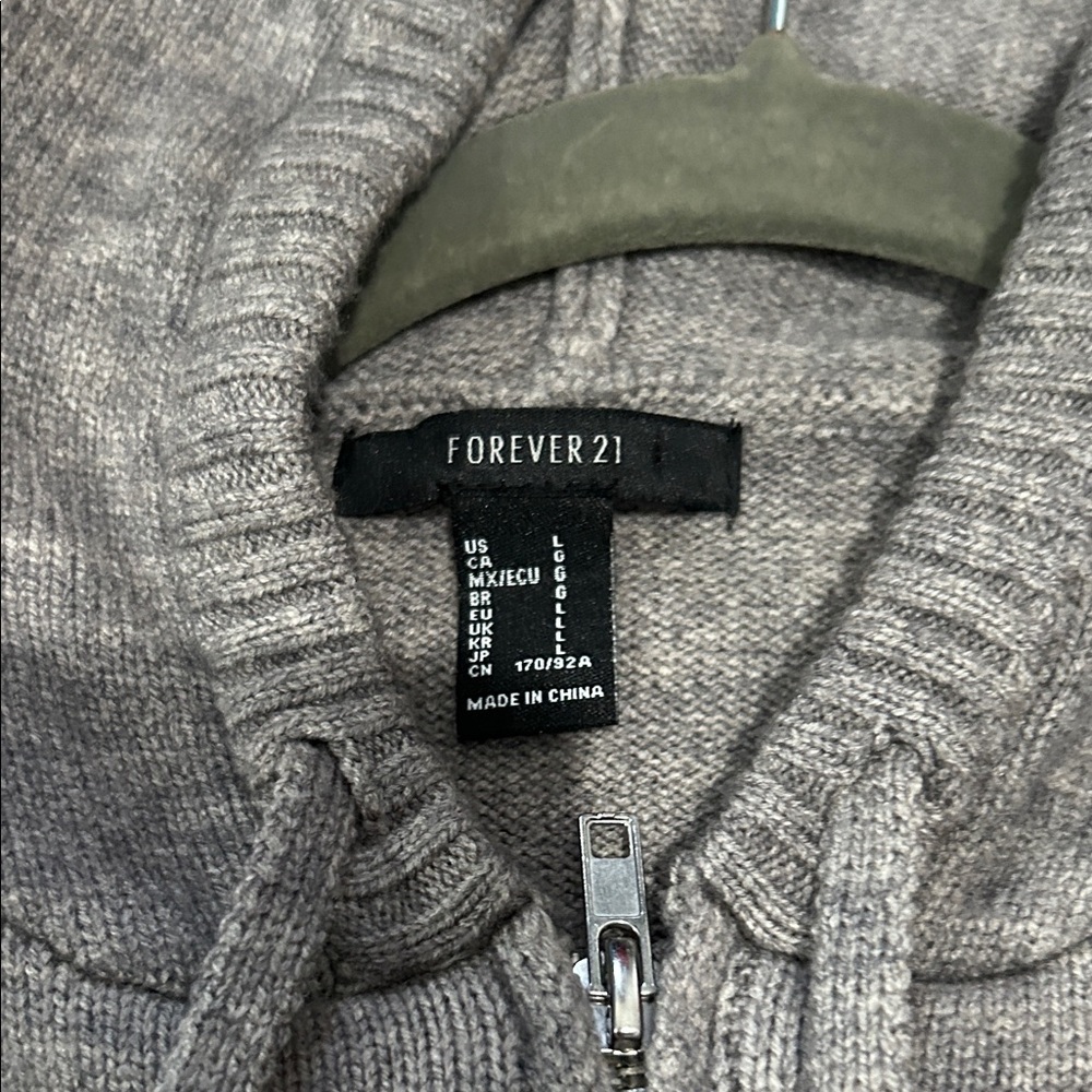 Cropped Gray Zip-Up Sweater with hood - Picture 2 of 8